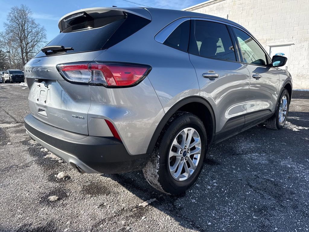 Certified 2022 Ford Escape SE w/ Cold Weather Package image 3