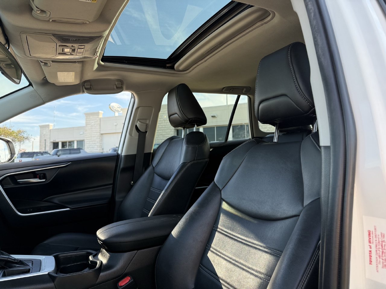 Used 2020 Toyota RAV4 XLE Premium FWD image 24