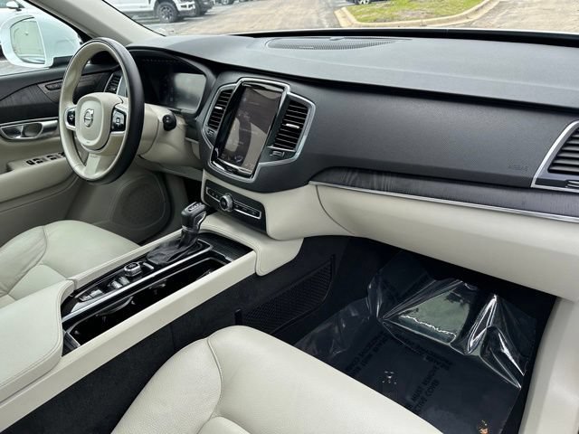 Used 2020 Volvo XC90 T6 Momentum w/ Protection Package Premier AWD/4WD image 9
