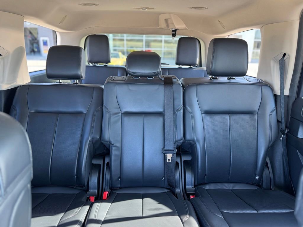 Certified 2024 Ford Expedition XLT image 31