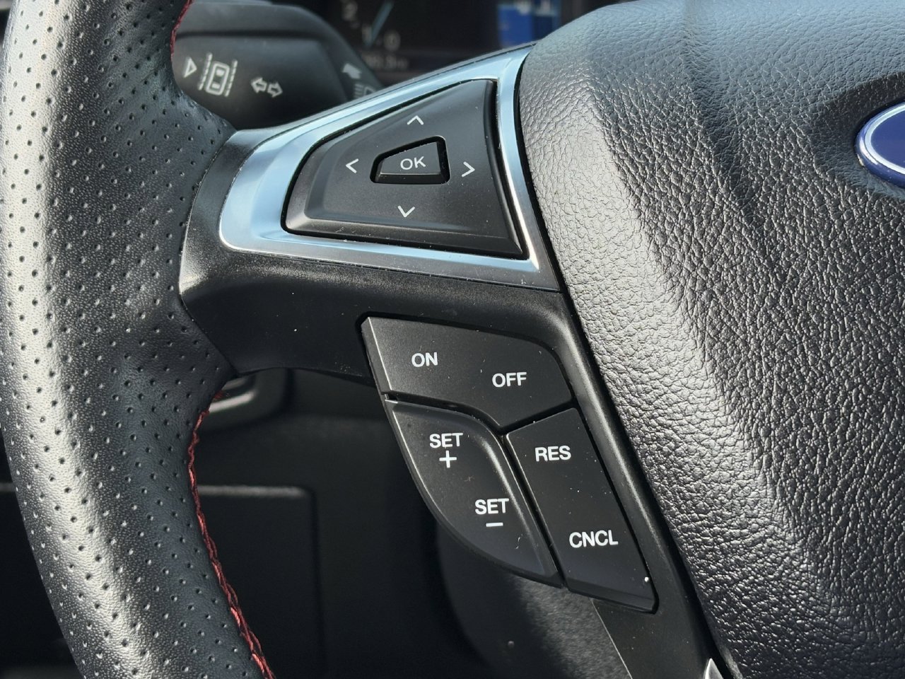 Certified 2024 Ford Edge ST-Line AWD/4WD image 14