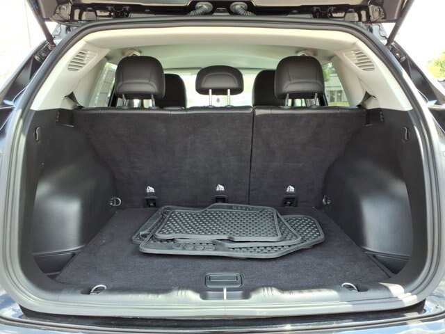 Used 2020 Jeep Compass Latitude w/ Cold Weather Group FWD image 13