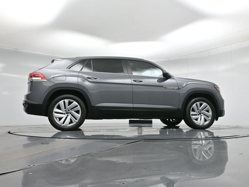 Used 2021 Volkswagen Atlas Cross Sport SE w/ Panoramic Sunroof Package image 11