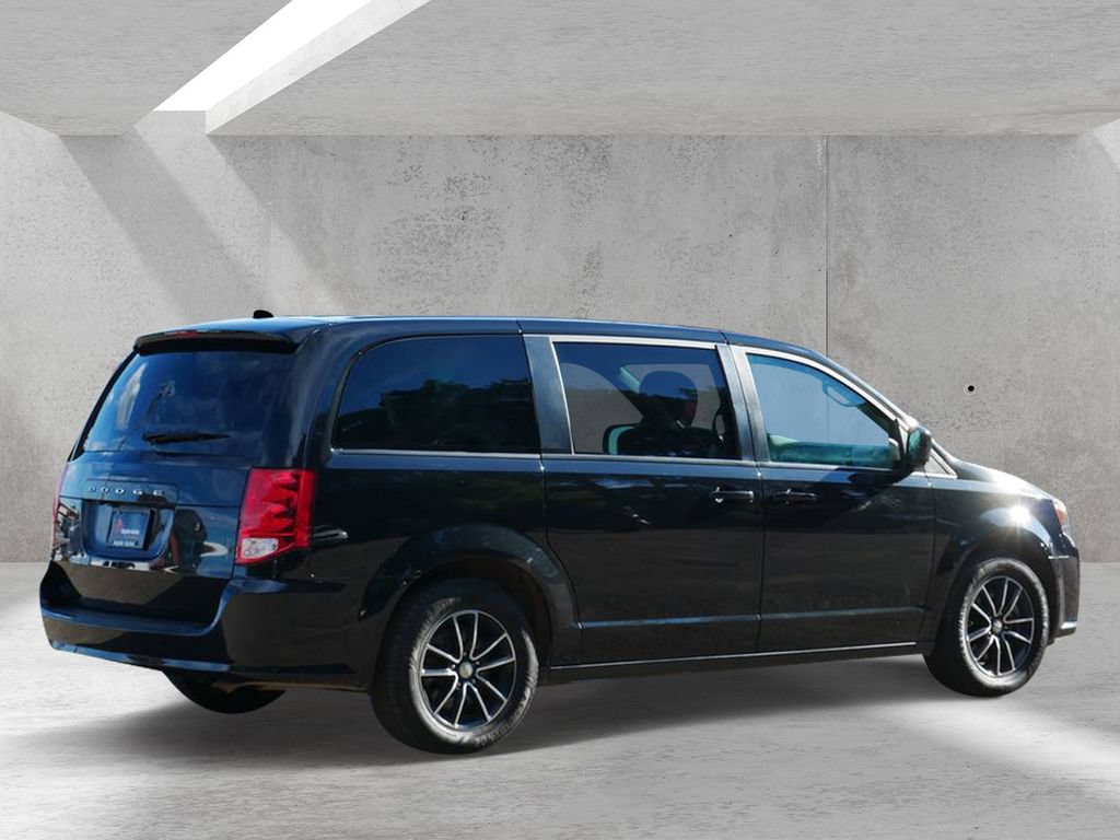 Used 2019 Dodge Grand Caravan SXT w/ Driver Convenience Group FWD image 3