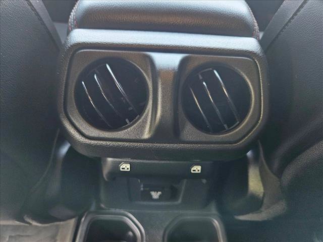 Used 2023 Jeep Gladiator Rubicon w/ Cold Weather Group AWD/4WD image 17