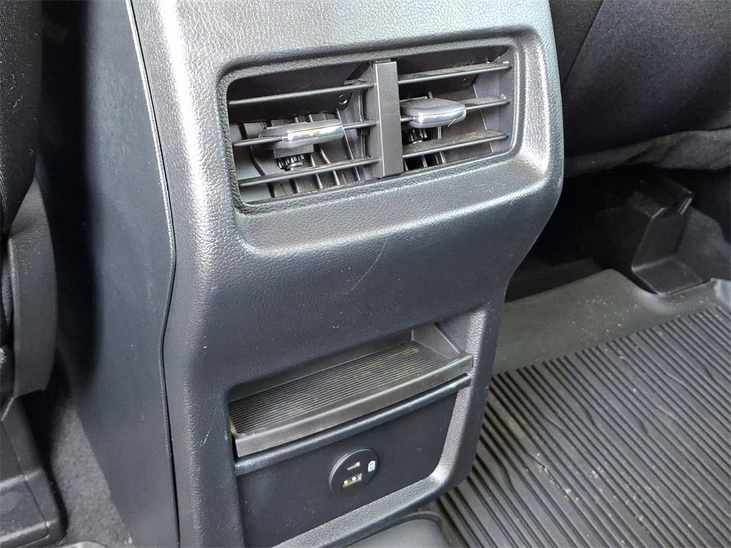 Certified 2022 Ford Edge SE w/ Black Appearance Package image 11