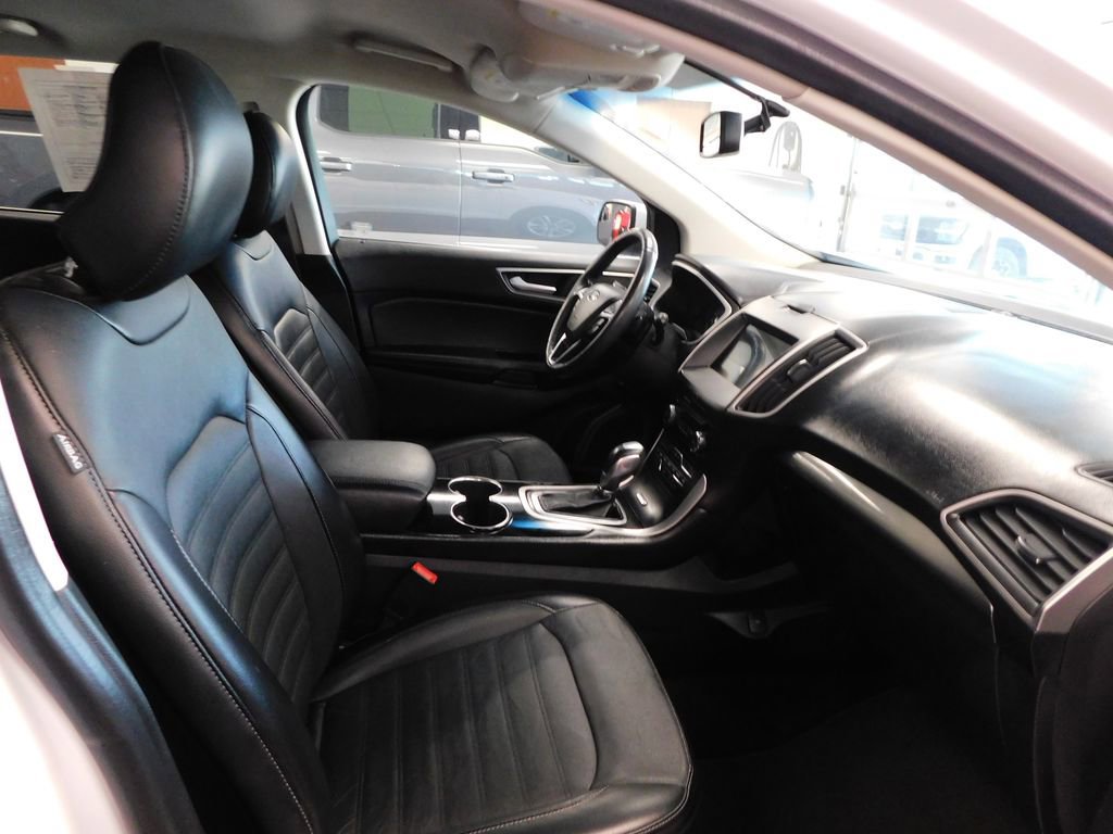 Certified 2018 Ford Edge SEL w/ Equipment Group 201A AWD/4WD image 44