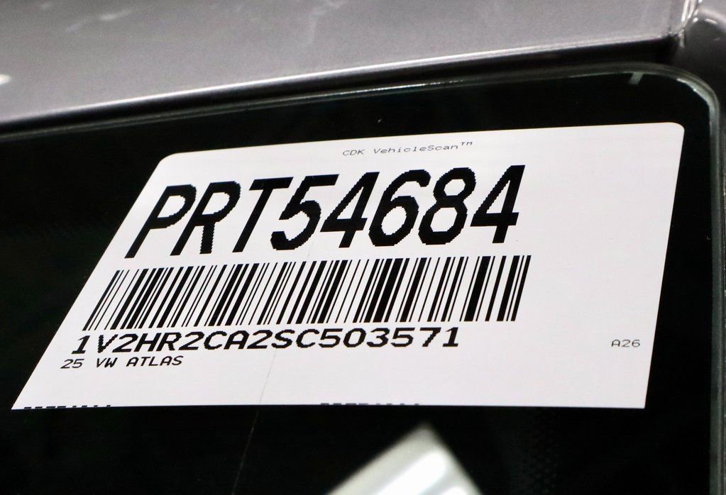 Used 2025 Volkswagen Atlas SE image 33