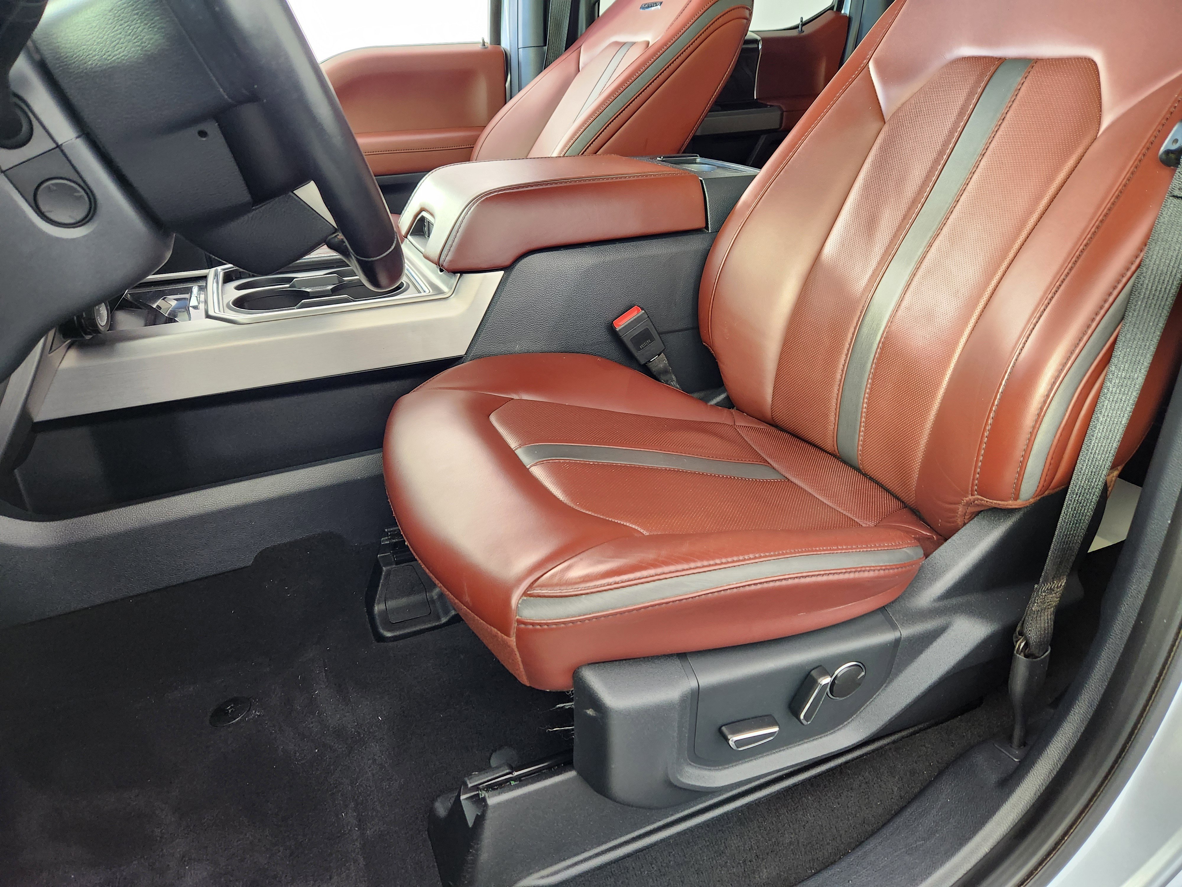 Certified 2022 Ford F350 Platinum image 12