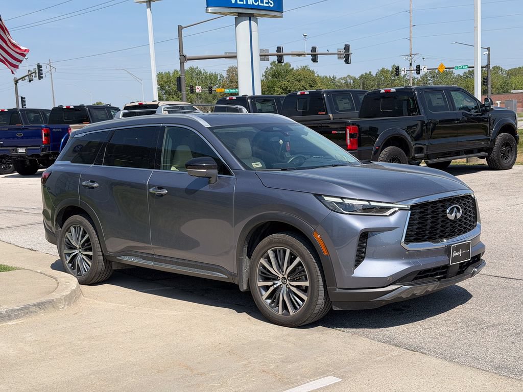 Used 2023 INFINITI QX60 Sensory w/ Vision Package AWD/4WD image 7