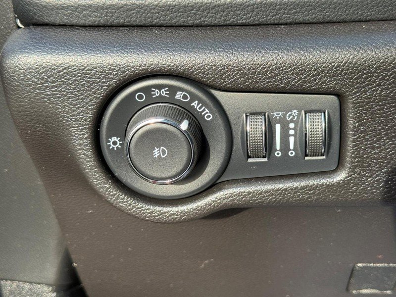 Used 2023 Chrysler Pacifica Limited w/ S Appearance Package image 25