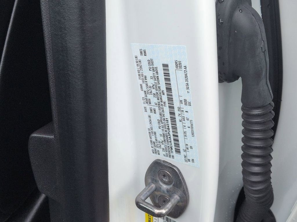 Certified 2023 Ford Escape Platinum AWD/4WD image 32