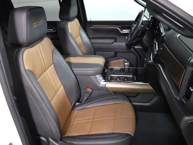 Used 2024 Chevrolet Silverado 1500 High Country image 9