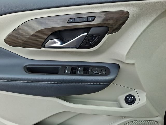 Used 2023 GMC Terrain Denali w/ Denali Premium Package image 12