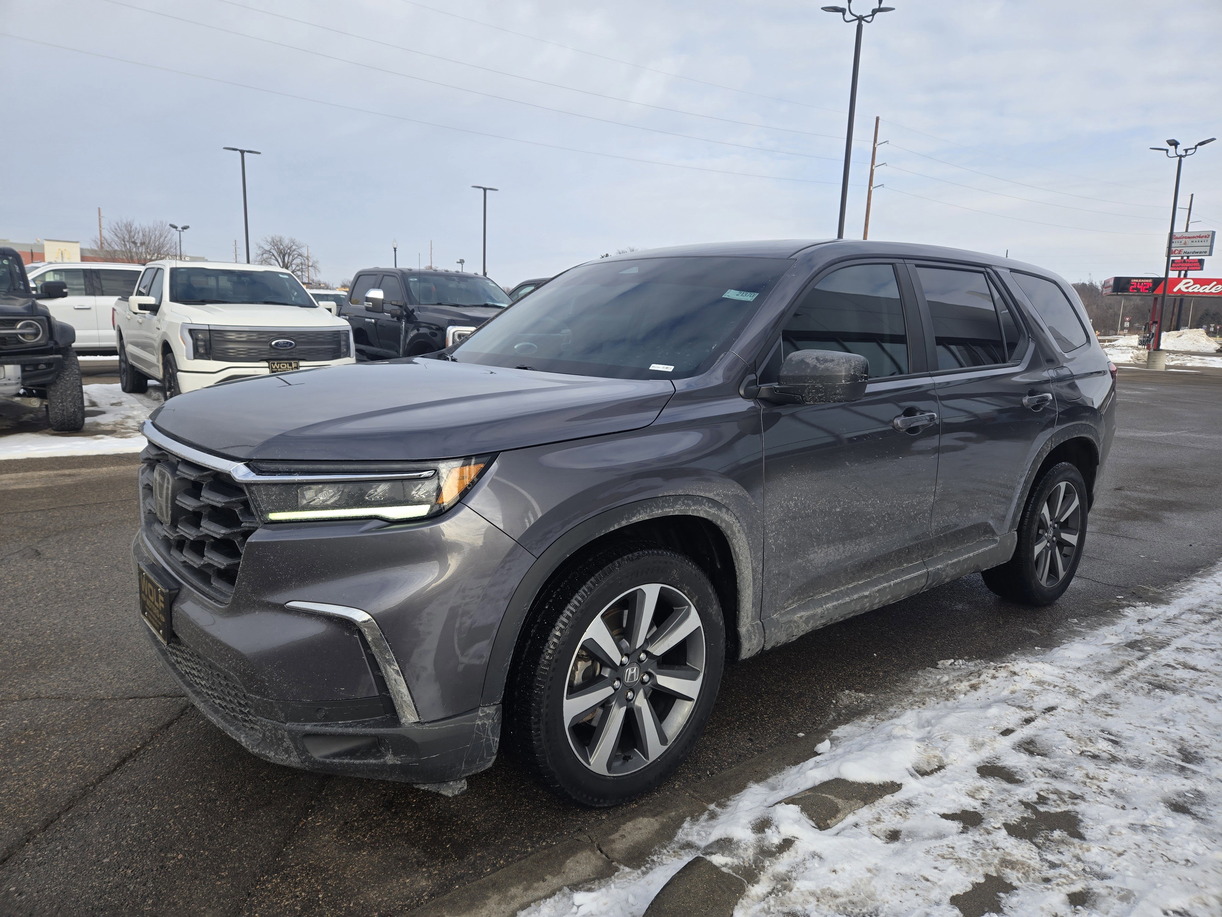 Used 2023 Honda Pilot LX image 2