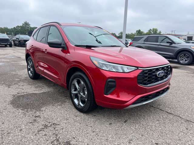 Certified 2024 Ford Escape ST-Line w/ Tech Pack #1 AWD/4WD image 3