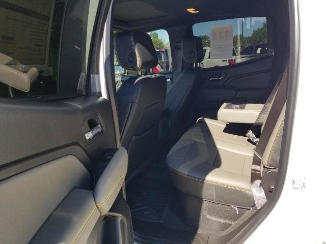 Used 2025 Chevrolet Colorado ZR2 w/ Technology Package AWD/4WD image 13