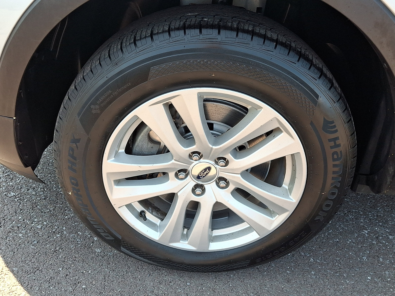 Certified 2018 Ford Explorer XLT w/ Equipment Group 202A AWD/4WD image 28