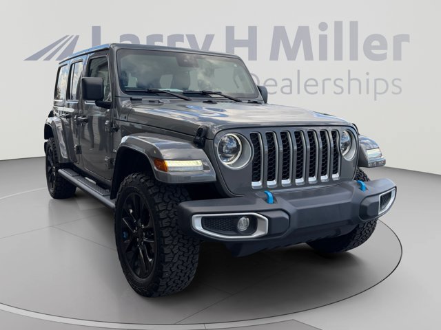Used 2023 Jeep Wrangler Unlimited Sahara w/ Dual Top Group AWD/4WD image 7
