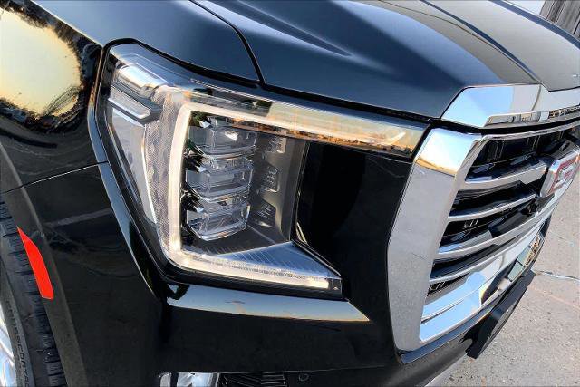 Used 2023 GMC Yukon XL SLT w/ SLT Premium Package image 27