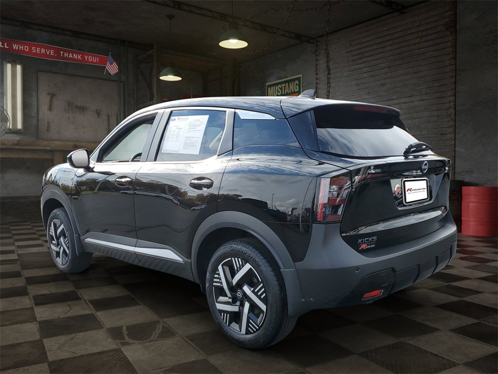 Used 2025 Nissan Kicks SV image 31