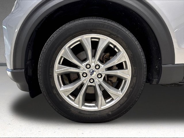 Certified 2021 Ford Explorer XLT w/ Equipment Group 202A AWD/4WD image 36