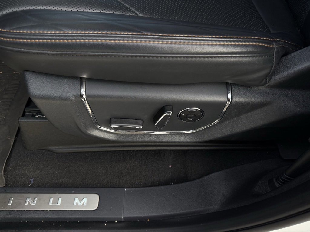 Certified 2024 Ford Expedition Platinum image 11