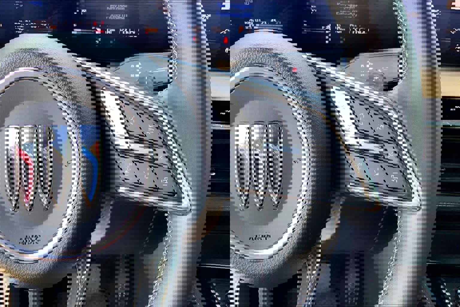 Used 2025 Buick Enclave Preferred FWD image 25