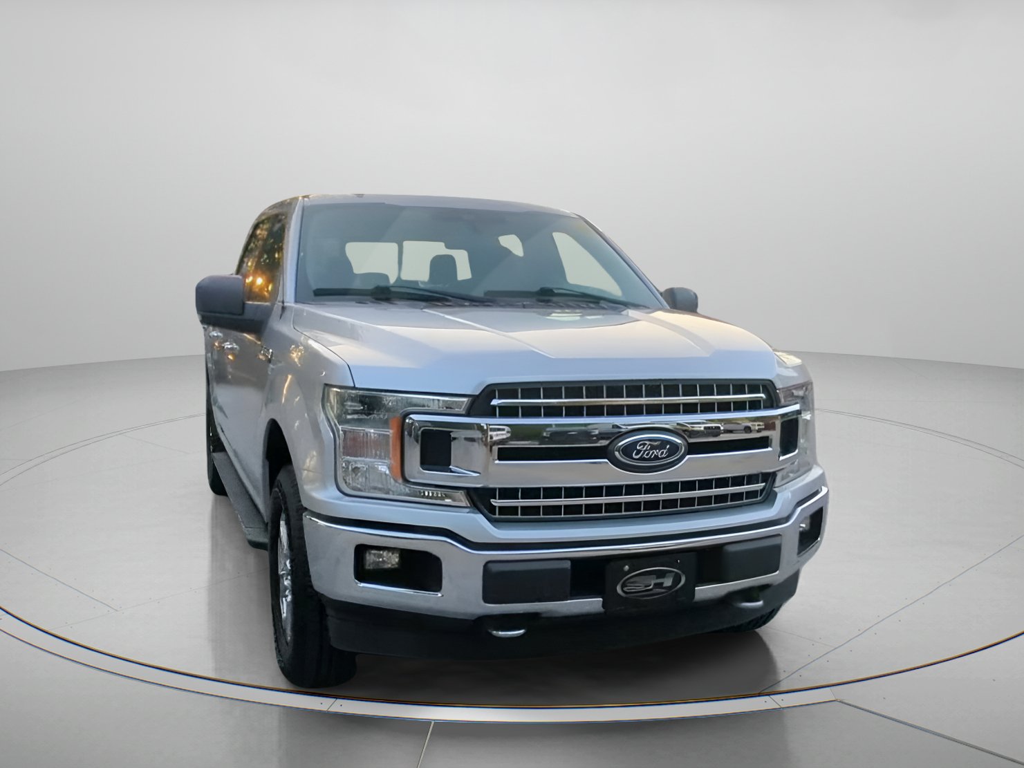 Certified 2019 Ford F150 XLT w/ Equipment Group 302A Luxury AWD/4WD image 5