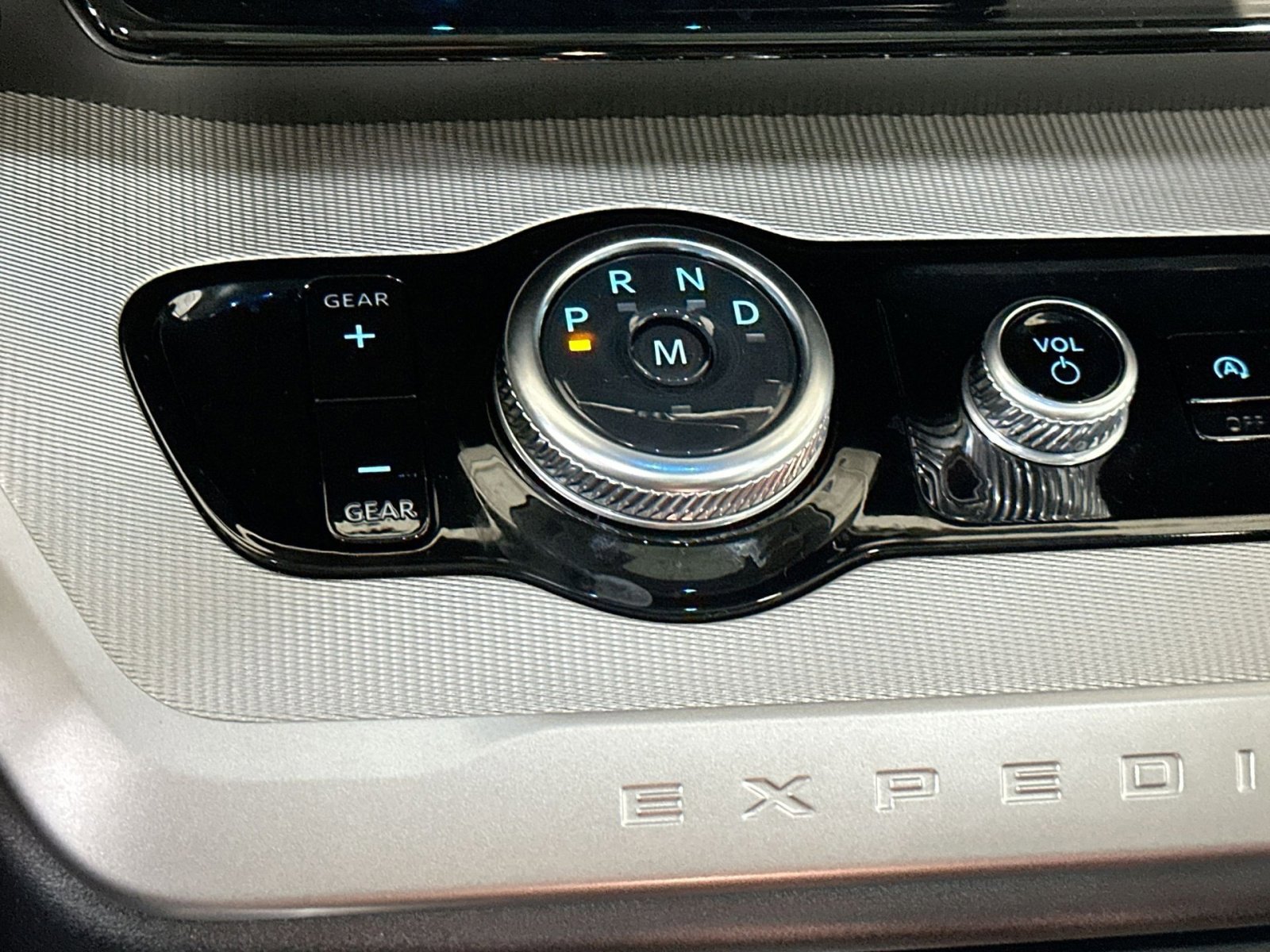 Certified 2025 Ford Expedition Max Active image 30