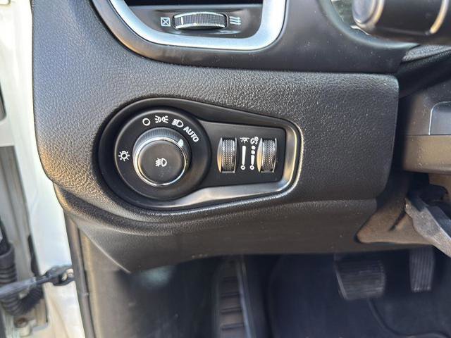 Used 2020 Jeep Renegade Latitude image 14