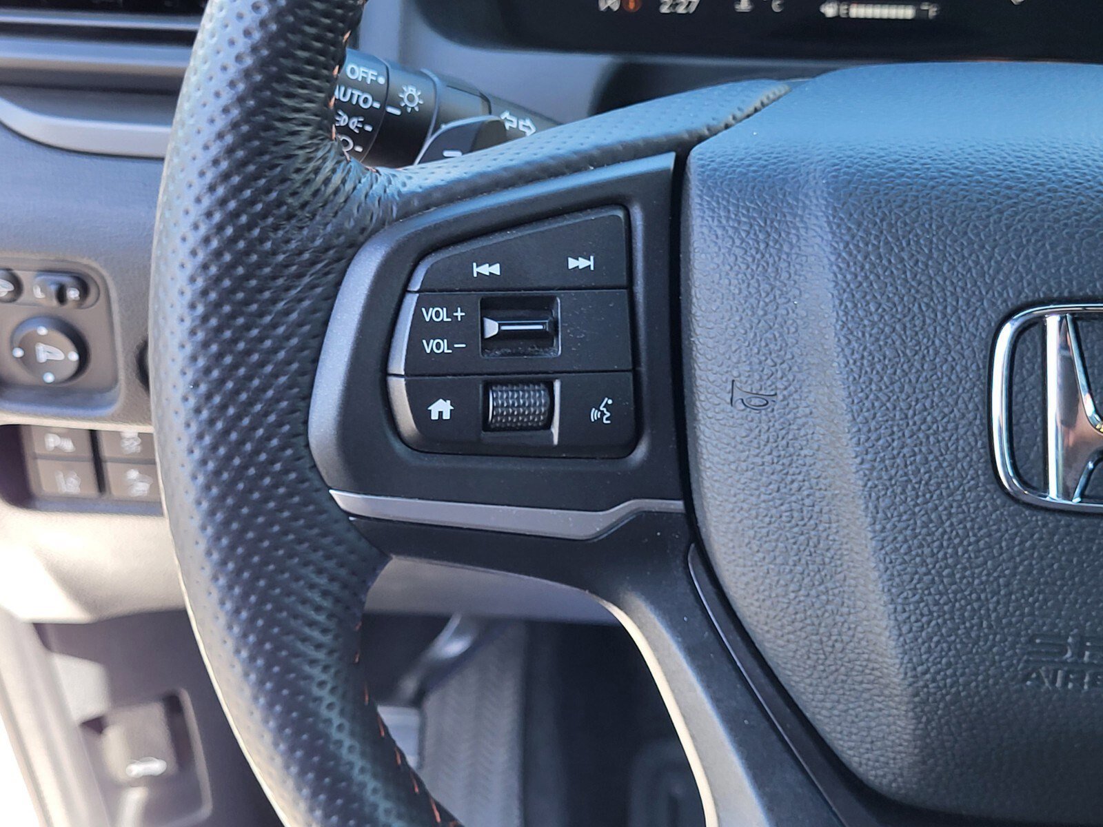 Used 2025 Honda Ridgeline TrailSport image 27