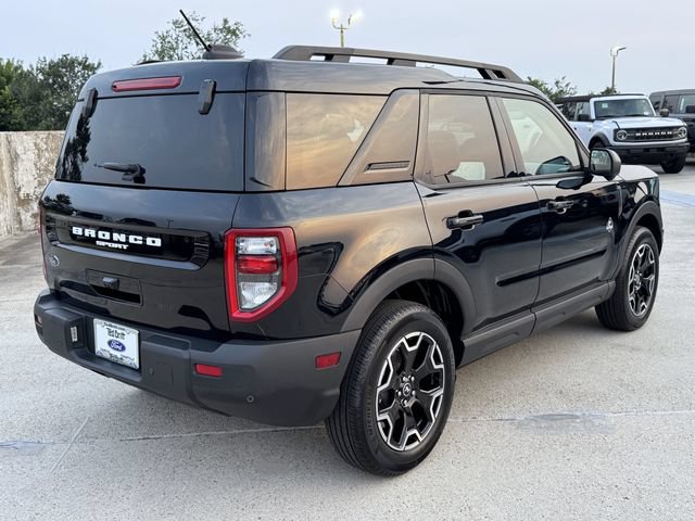 Certified 2025 Ford Bronco Sport Outer Banks w/ Outer Banks Tech Package+ AWD/4WD image 8