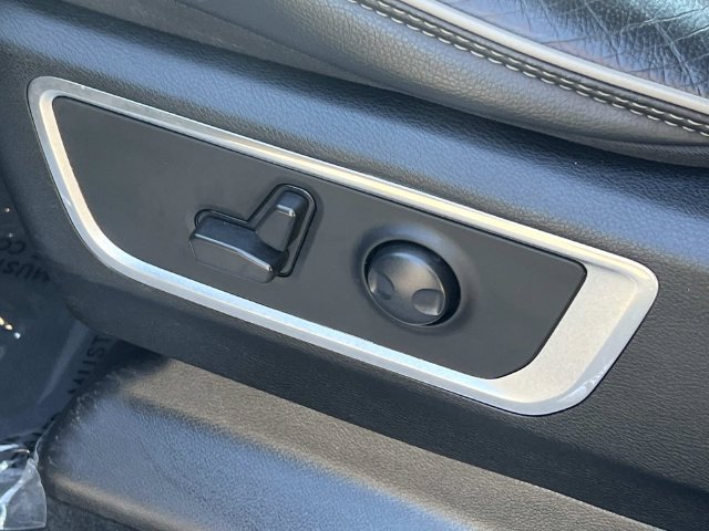 Used 2022 RAM 1500 Laramie AWD/4WD image 17