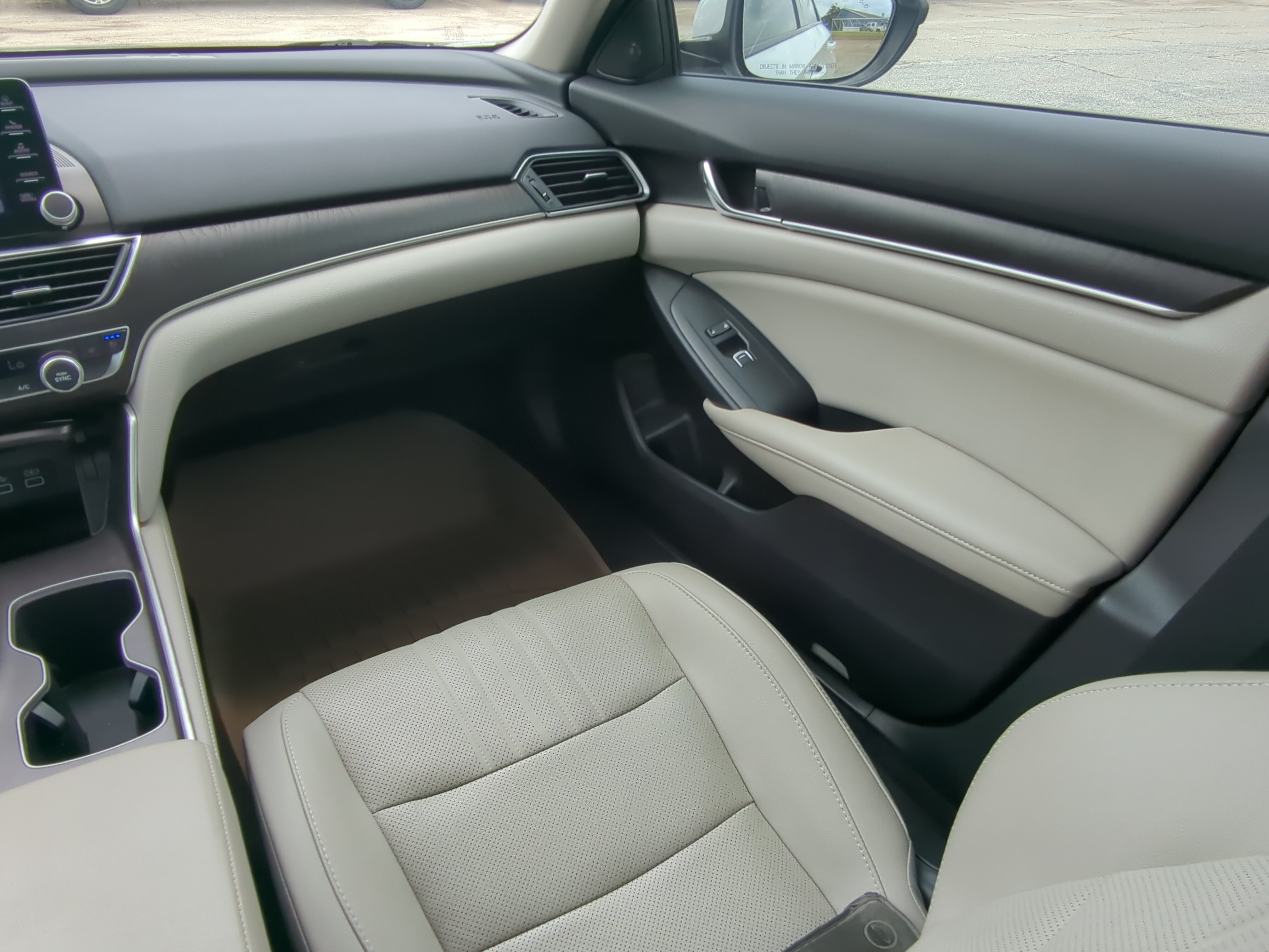 Used 2021 Honda Accord Touring image 14
