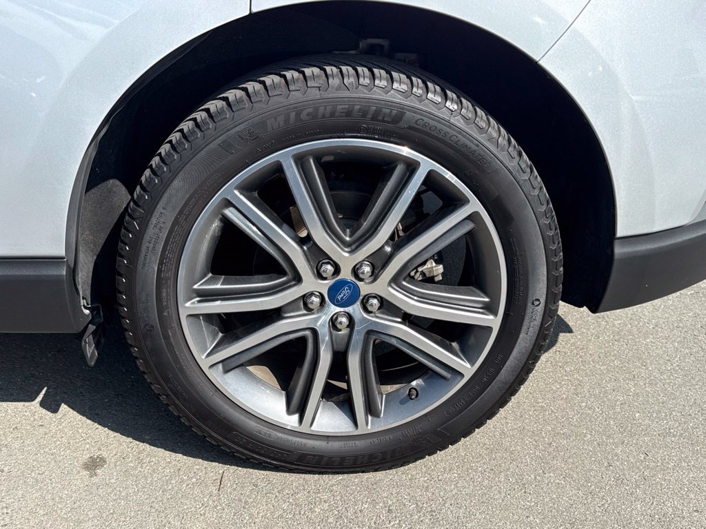 Certified 2019 Ford Edge Titanium FWD image 18