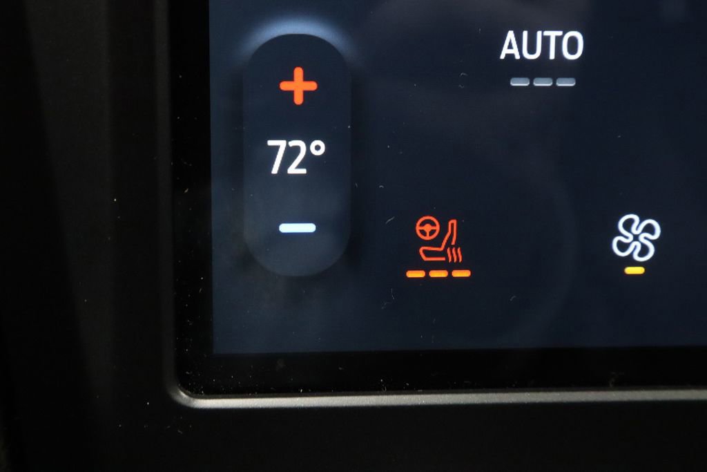 Certified 2023 Ford Edge Titanium AWD/4WD image 12