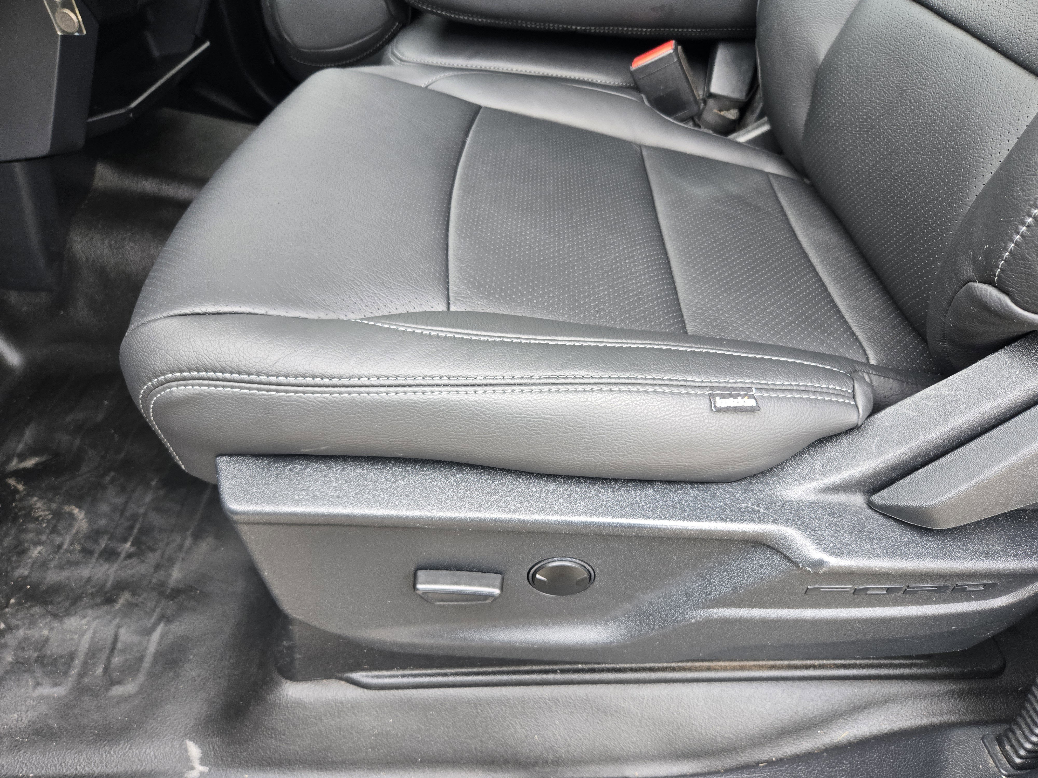 Certified 2022 Ford F150 XLT w/ Equipment Group 301A Mid image 18