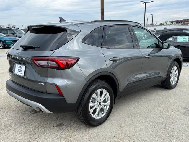 Certified 2025 Ford Escape Active w/ Cold Weather Package image 5