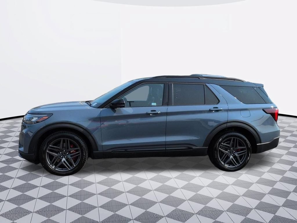 Certified 2025 Ford Explorer ST AWD/4WD image 2