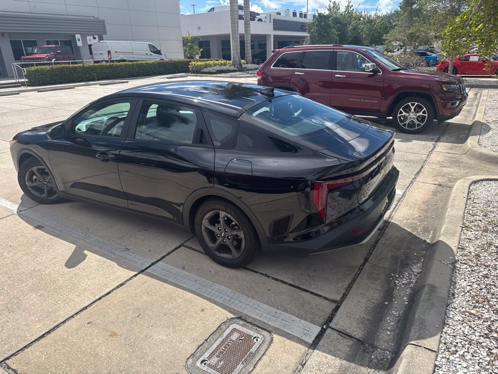 Used 2025 Kia K4 FWD image 3