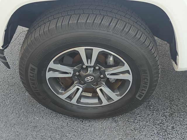 Used 2018 Toyota Tacoma TRD Sport RWD image 10