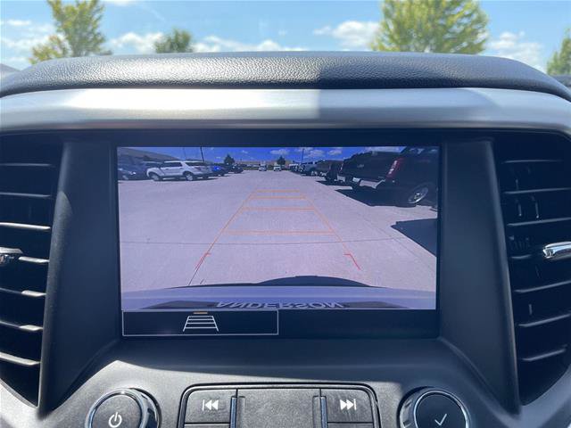 Used 2023 GMC Acadia SLE w/ Driver Convenience Package FWD image 24