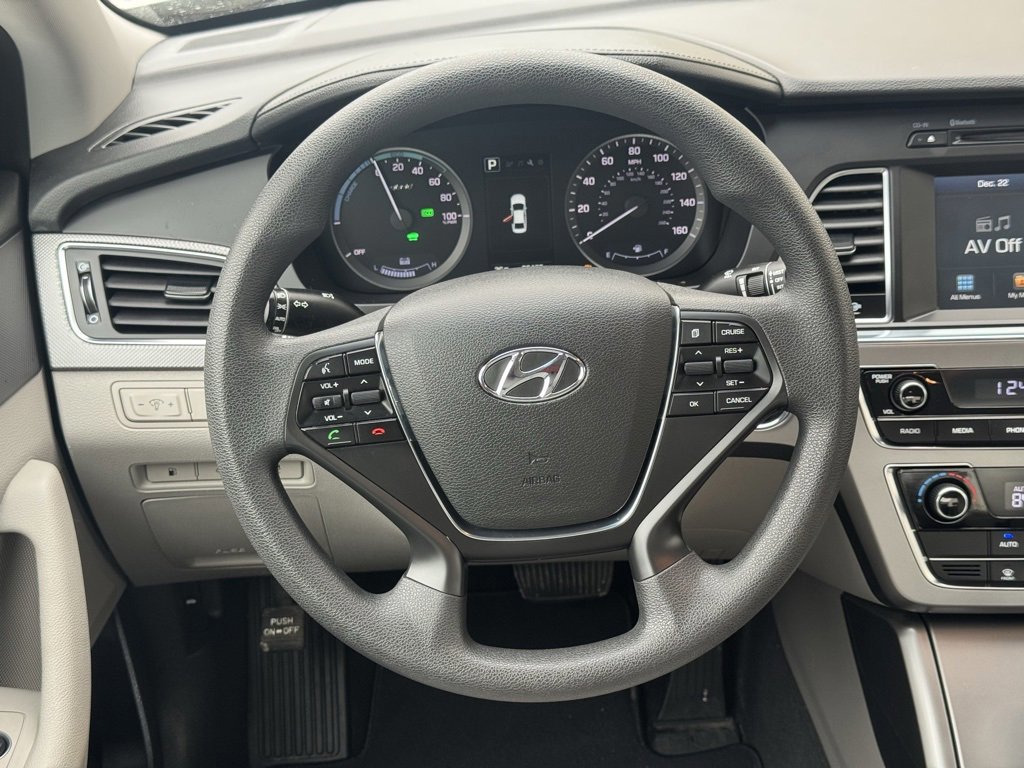 Used 2017 Hyundai Sonata SE image 14