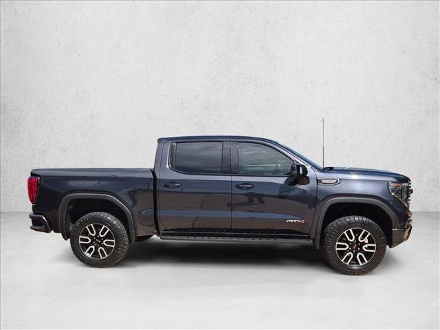 Used 2022 GMC Sierra 1500 AT4 w/ AT4 Premium Package AWD/4WD image 4