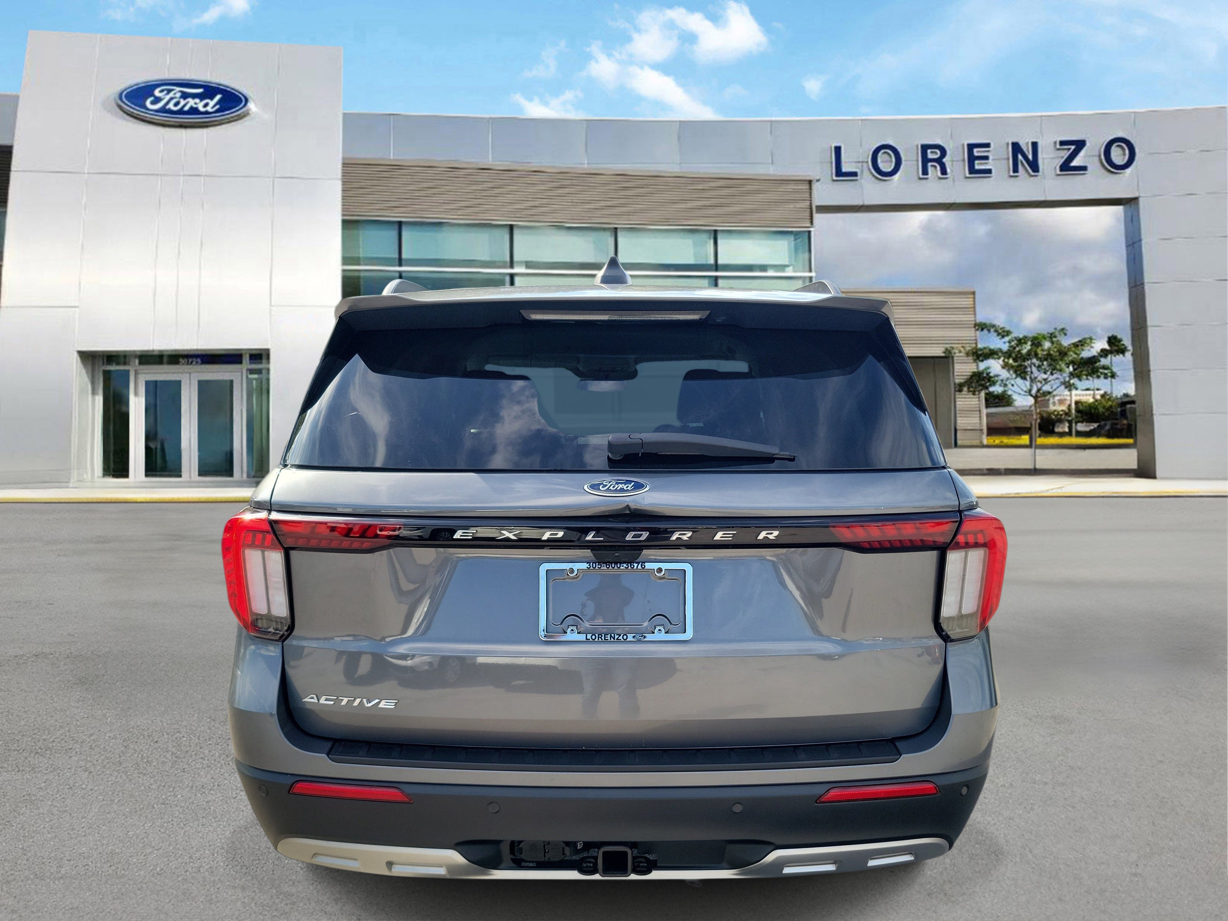 Certified 2025 Ford Explorer Active w/ Active Comfort Package RWD image 6