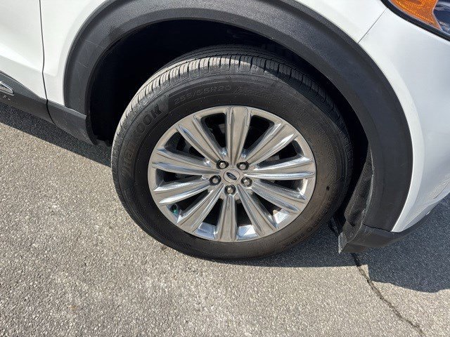 Certified 2023 Ford Explorer Limited w/ Limited Technology Package image 38
