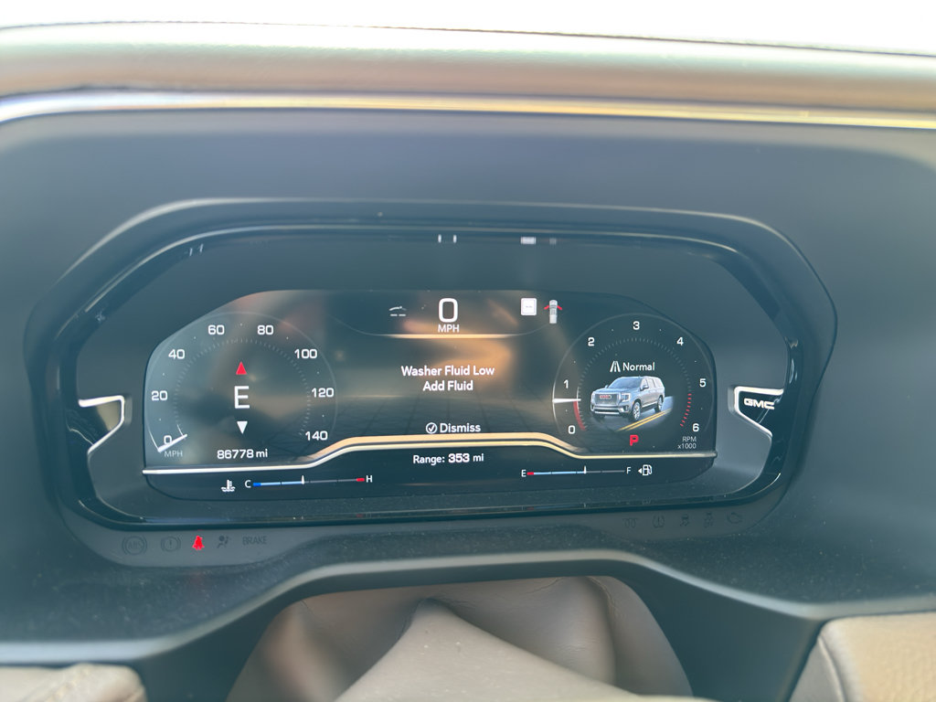 Used 2023 GMC Yukon Denali RWD image 18