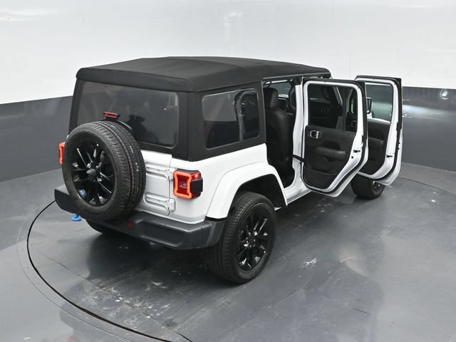 Used 2023 Jeep Wrangler Unlimited Sahara w/ Cold Weather Group AWD/4WD image 24
