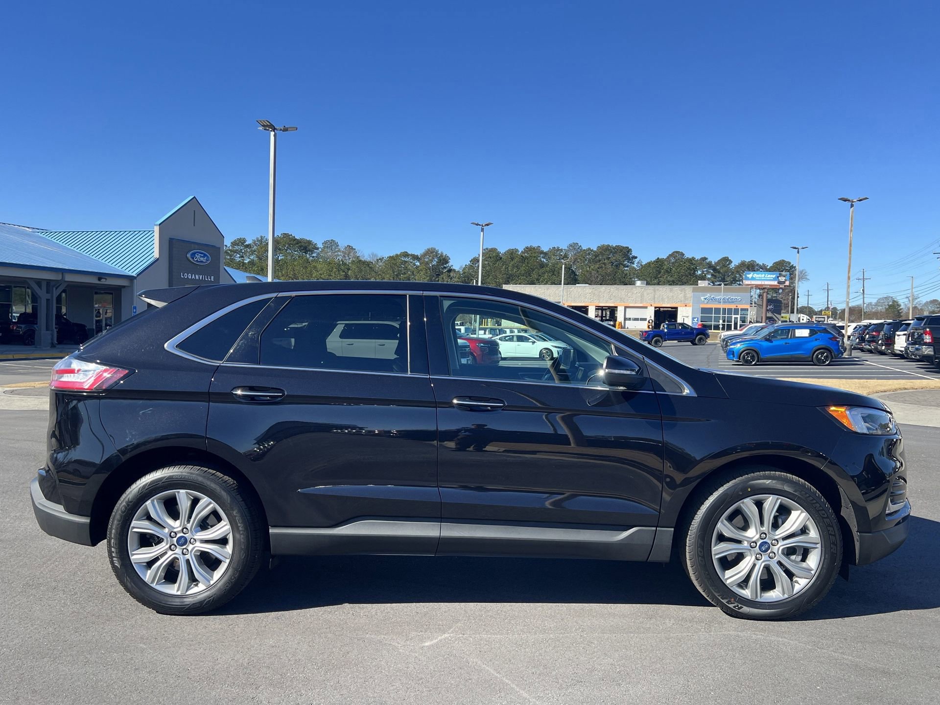 Certified 2022 Ford Edge Titanium w/ Equipment Group 301A image 2